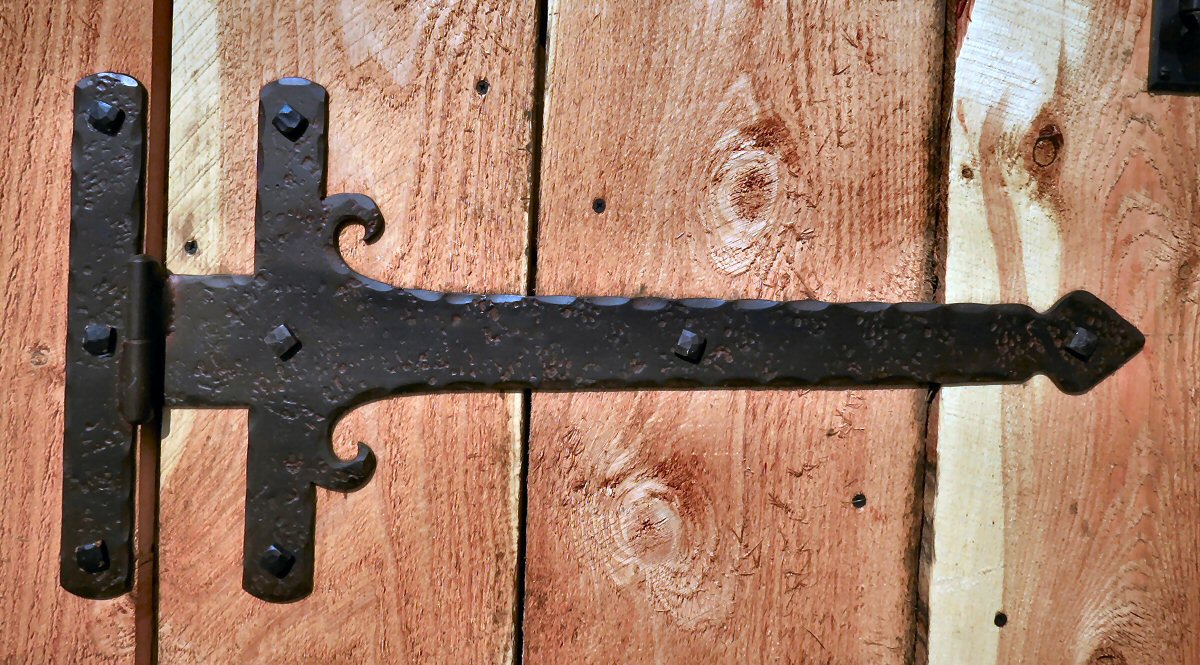 How to Install a Hinge Strap the Right Way