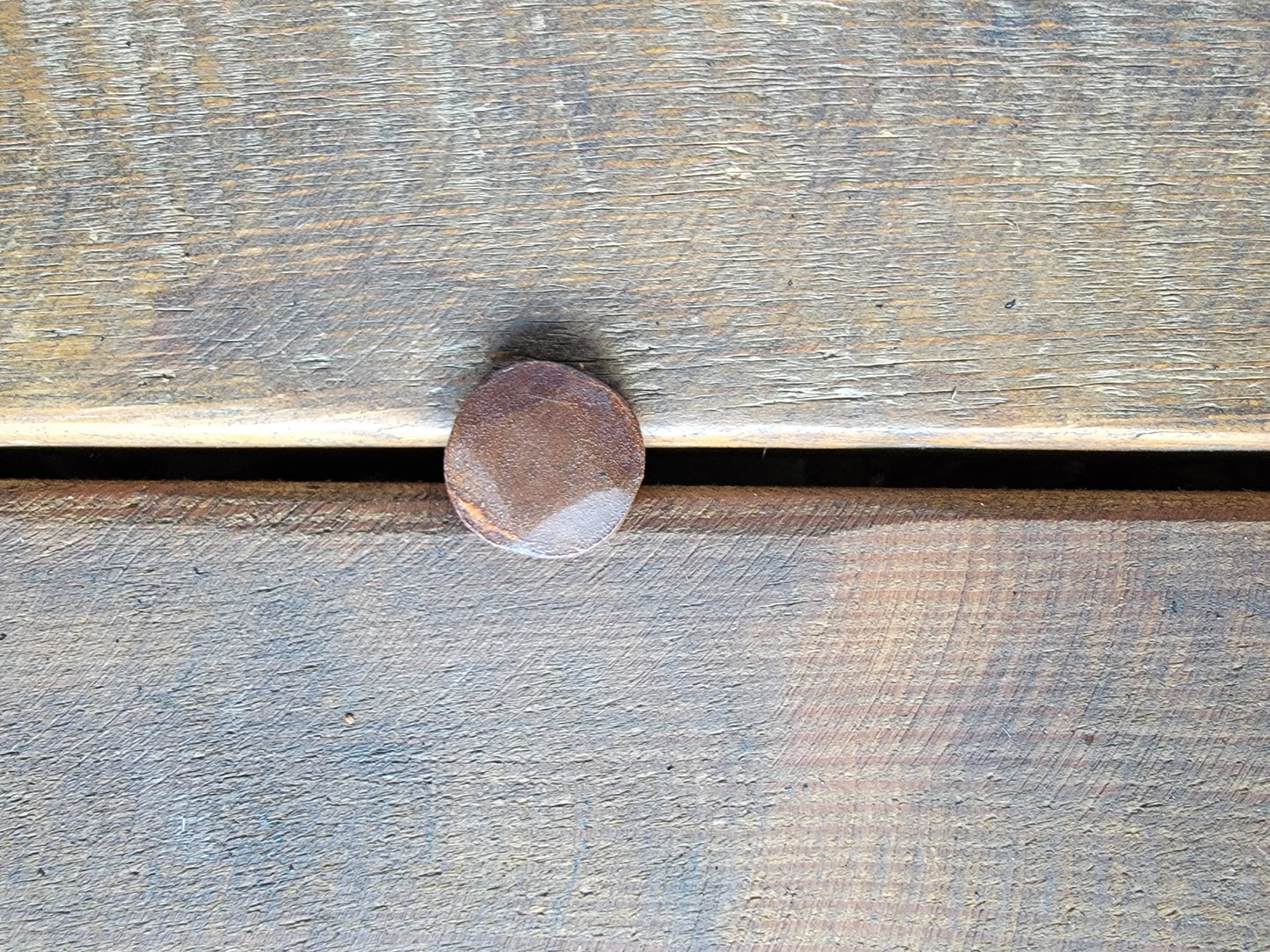 Clavo de cabeza redonda martillada de 3/4" de espesor