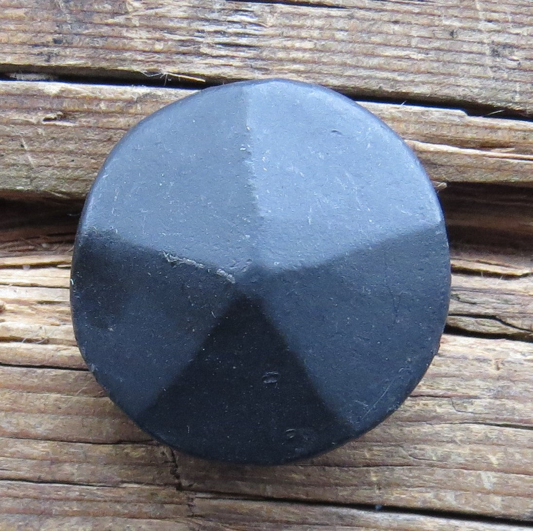 Bulk Box 3/4" Round Pyramid Head Nail in Black (QTY 100)