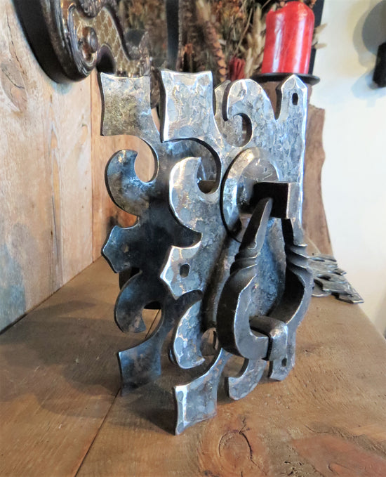 Romanesque Iron Latch for double Door Door Knobs & Handles Latches