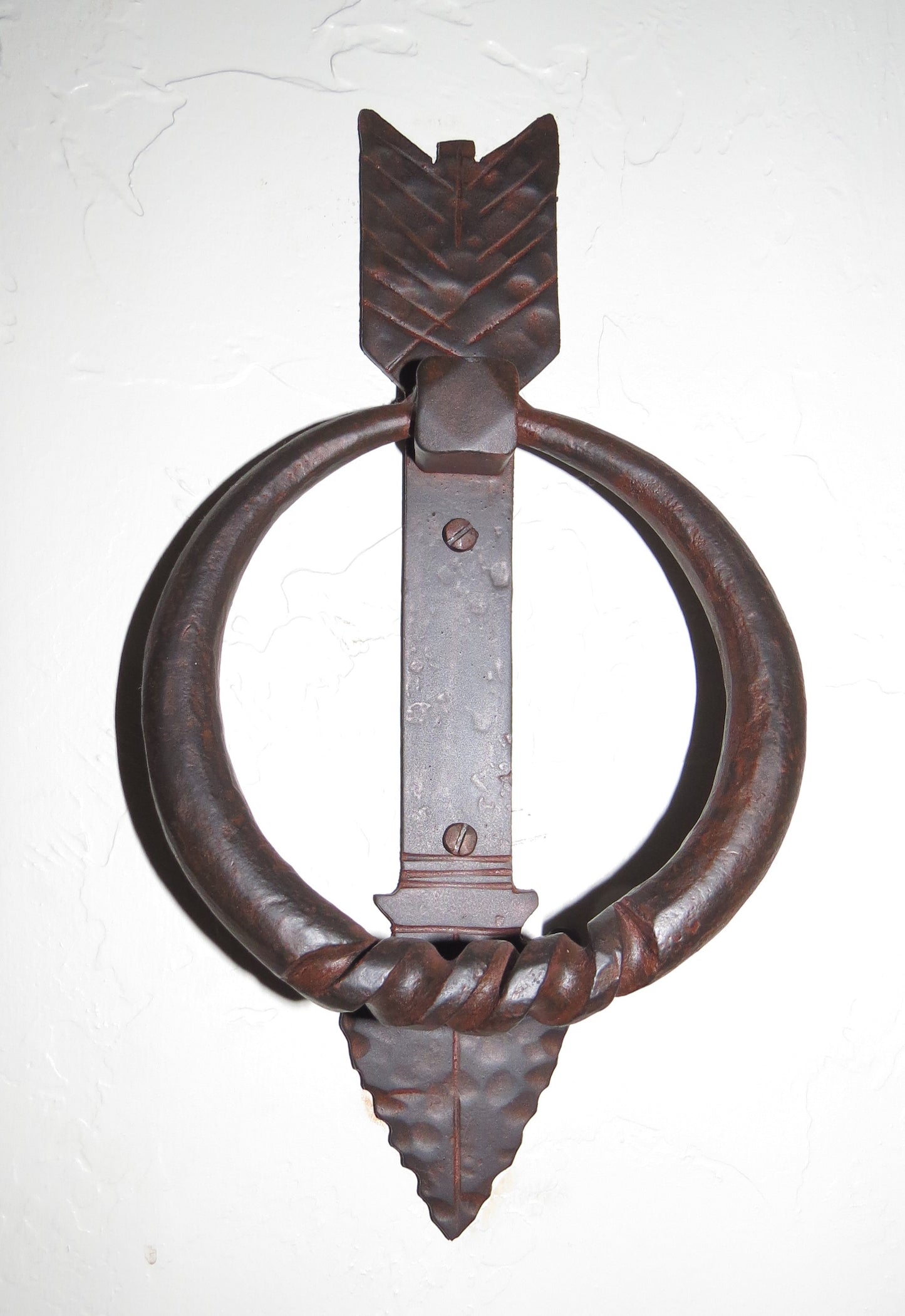 Heurtoir de porte/anneau authentique en forme de flèche