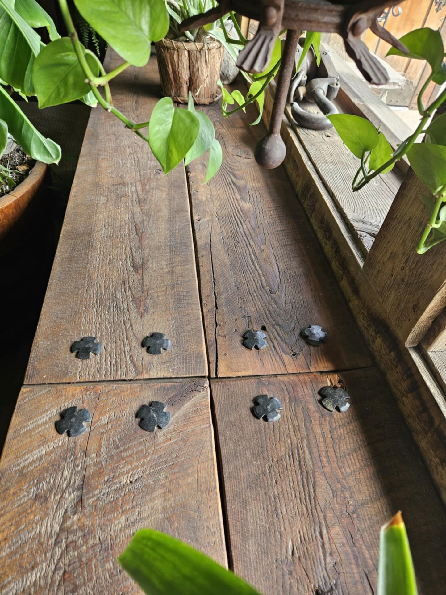 Clavo de cabeza redonda con muescas de 2"