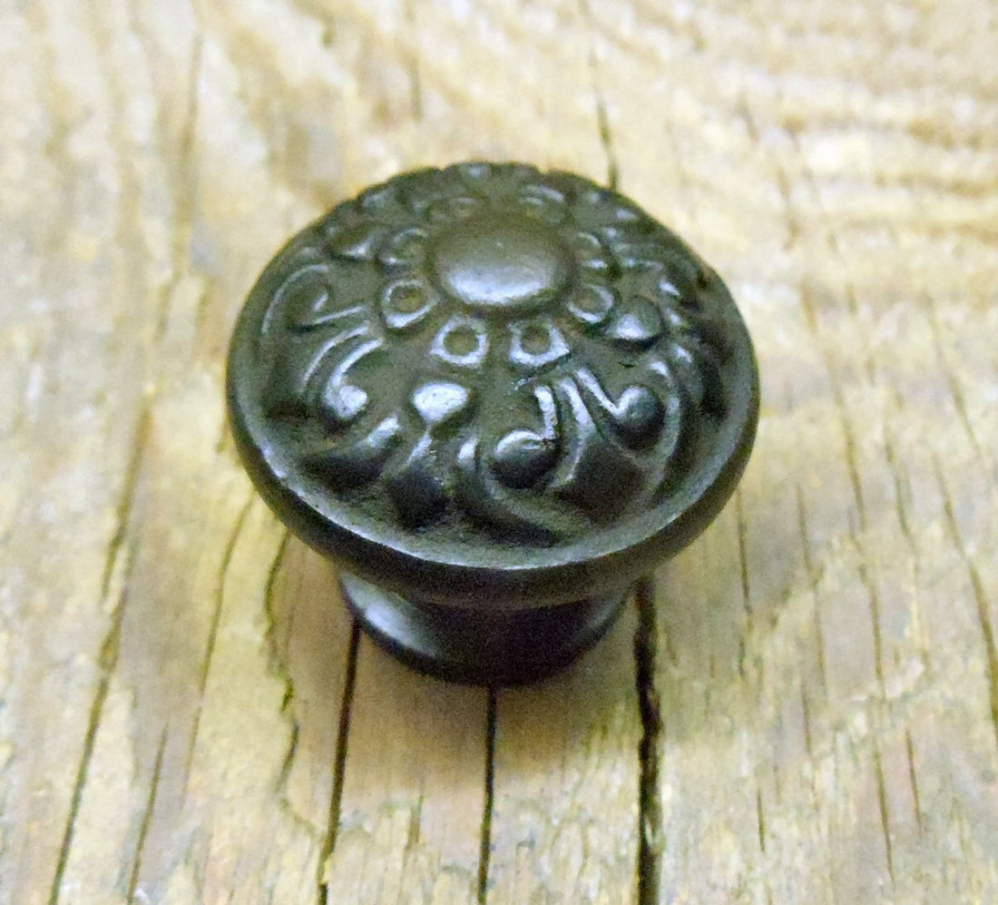 Round Fleur De Lis Knob Old West Iron