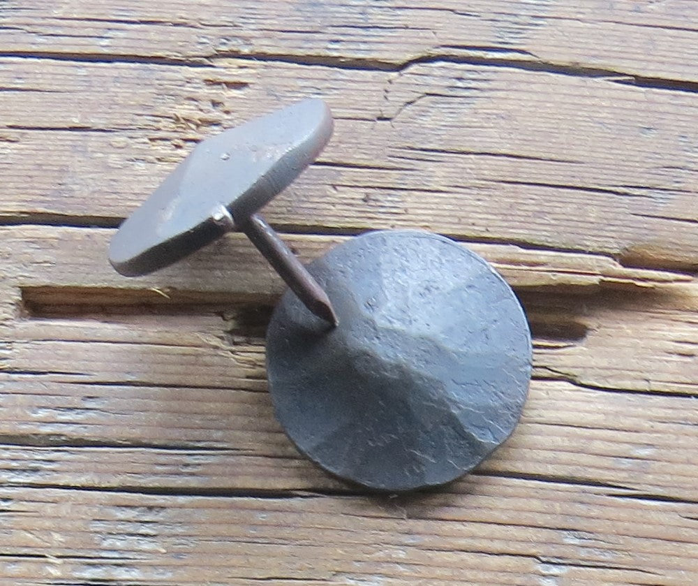 Load image into Gallery viewer, 1 1/4&amp;quot; Hammered Round Head Nail
