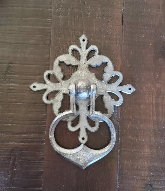 Heurtoir de porte néo-gothique autrichien / poignée d'anneau