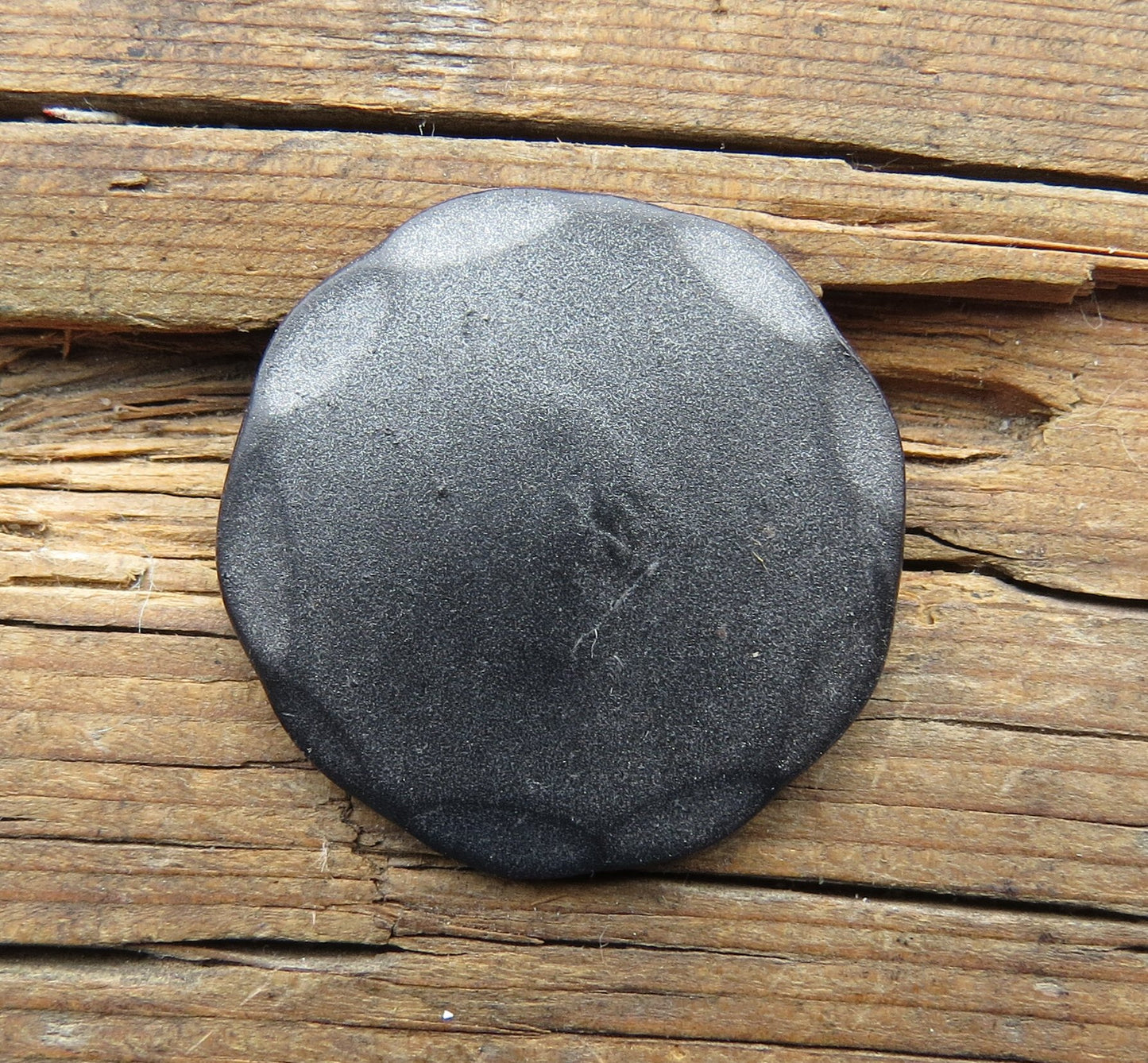 Load image into Gallery viewer, 1&amp;quot; Round Hammered Edge Nail
