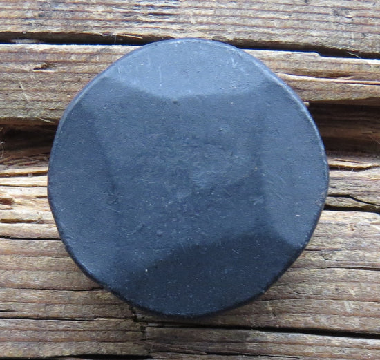Load image into Gallery viewer, 1 1/4&amp;quot; Thick Round Hammered Head Clavo / Decorative Nail Head
