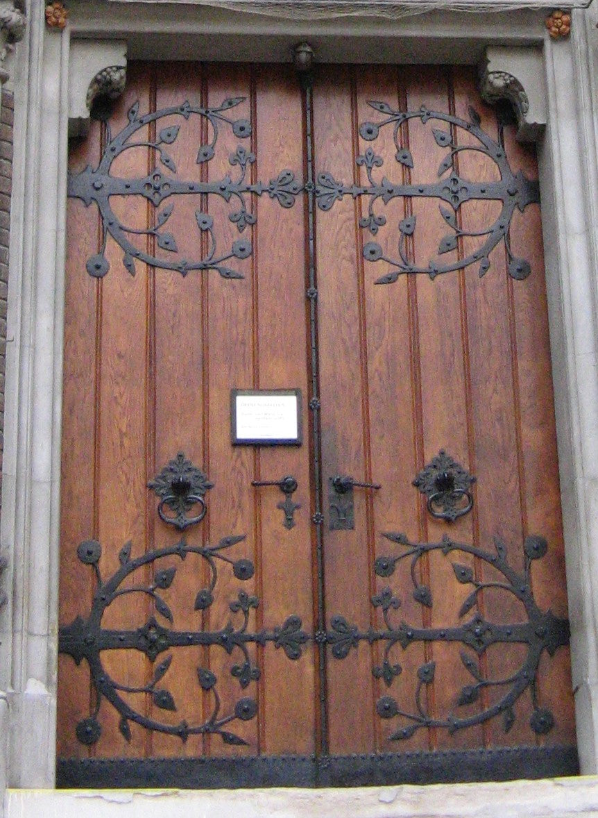 Heurtoir de porte néo-gothique autrichien / poignée d'anneau