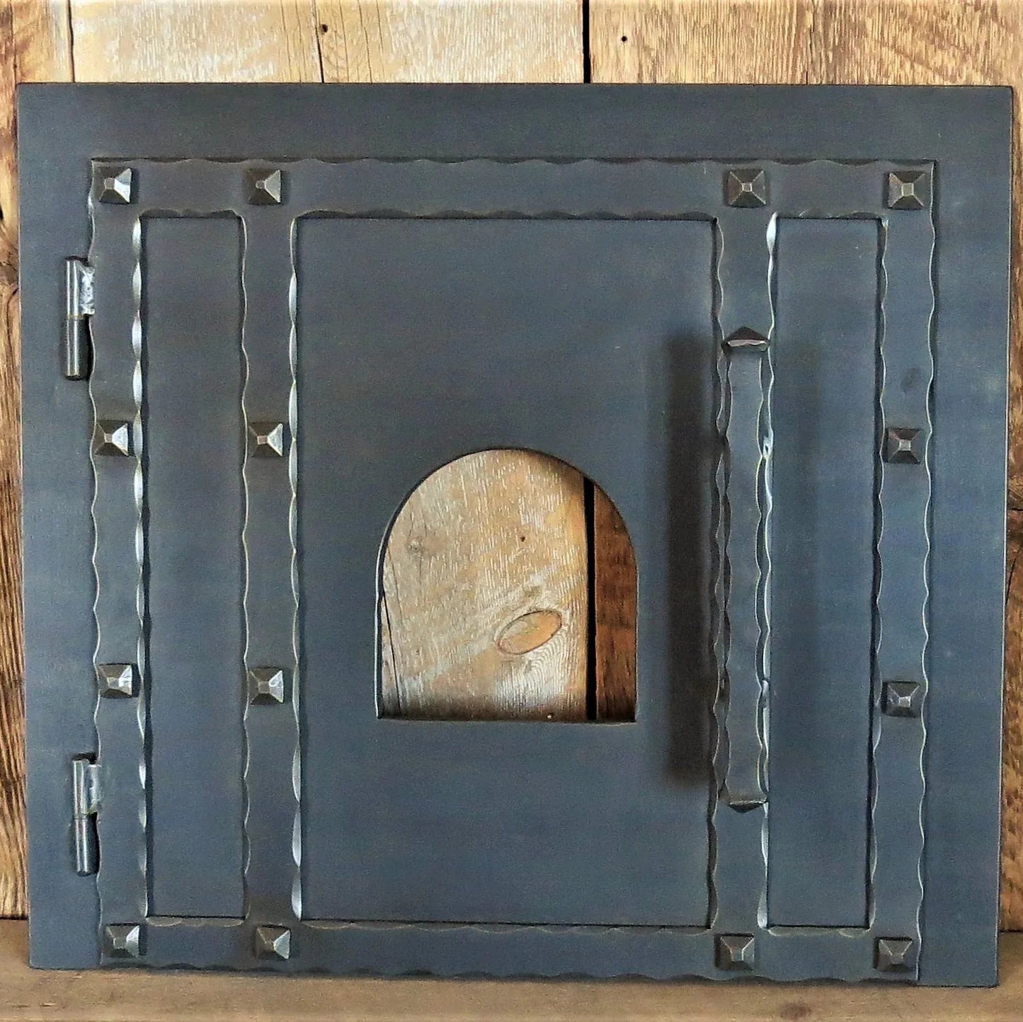 porte de four à pizza en fer battante sur mesure pour ouverture carrée