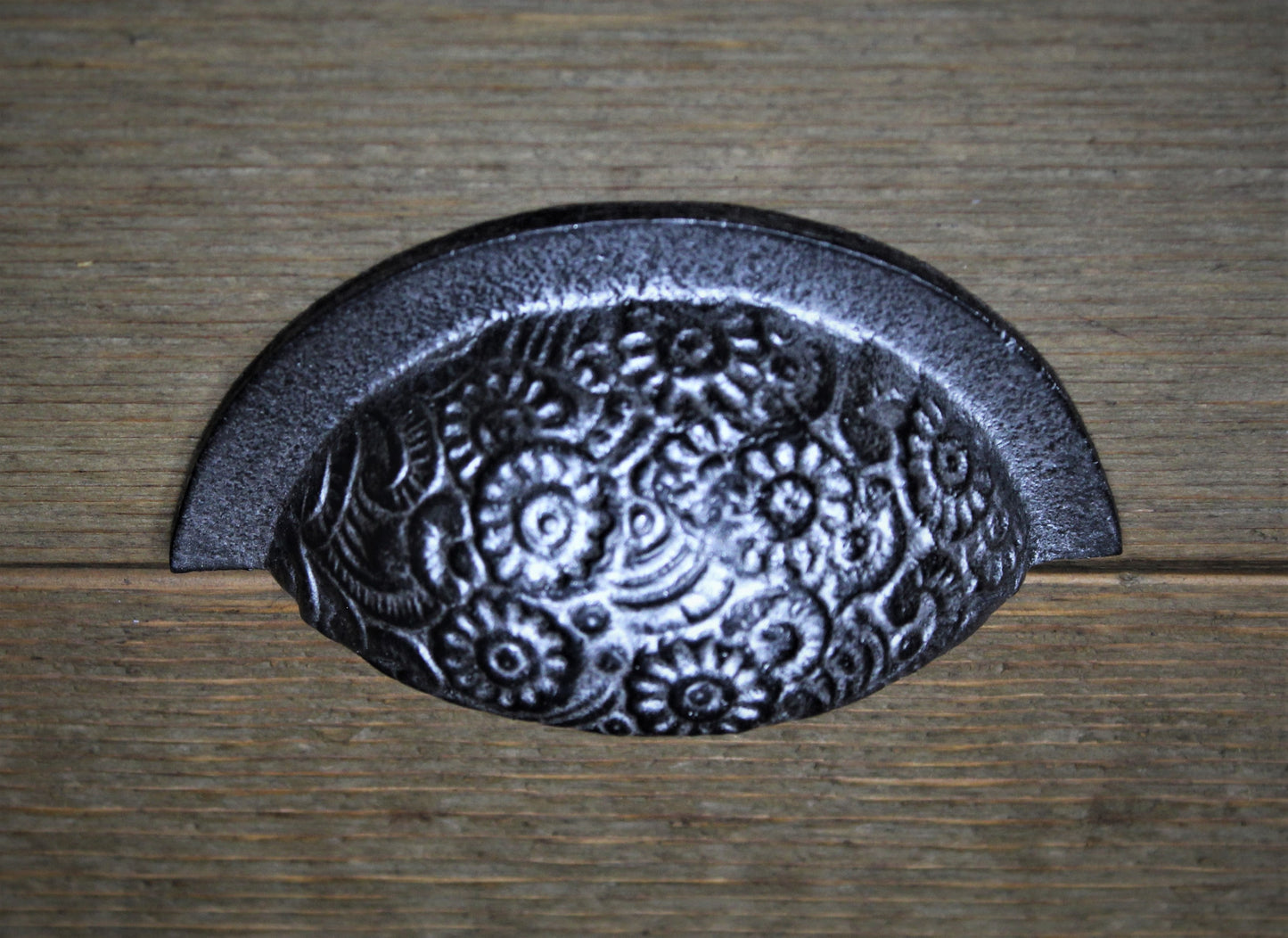 Floral Embossed Cup Pull