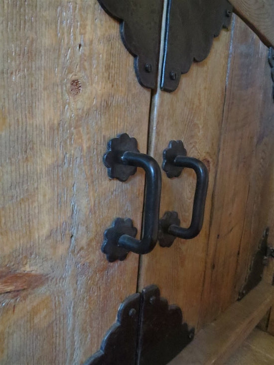 Load image into Gallery viewer, HCH-339 German Castle Iron Cabinet Handle
