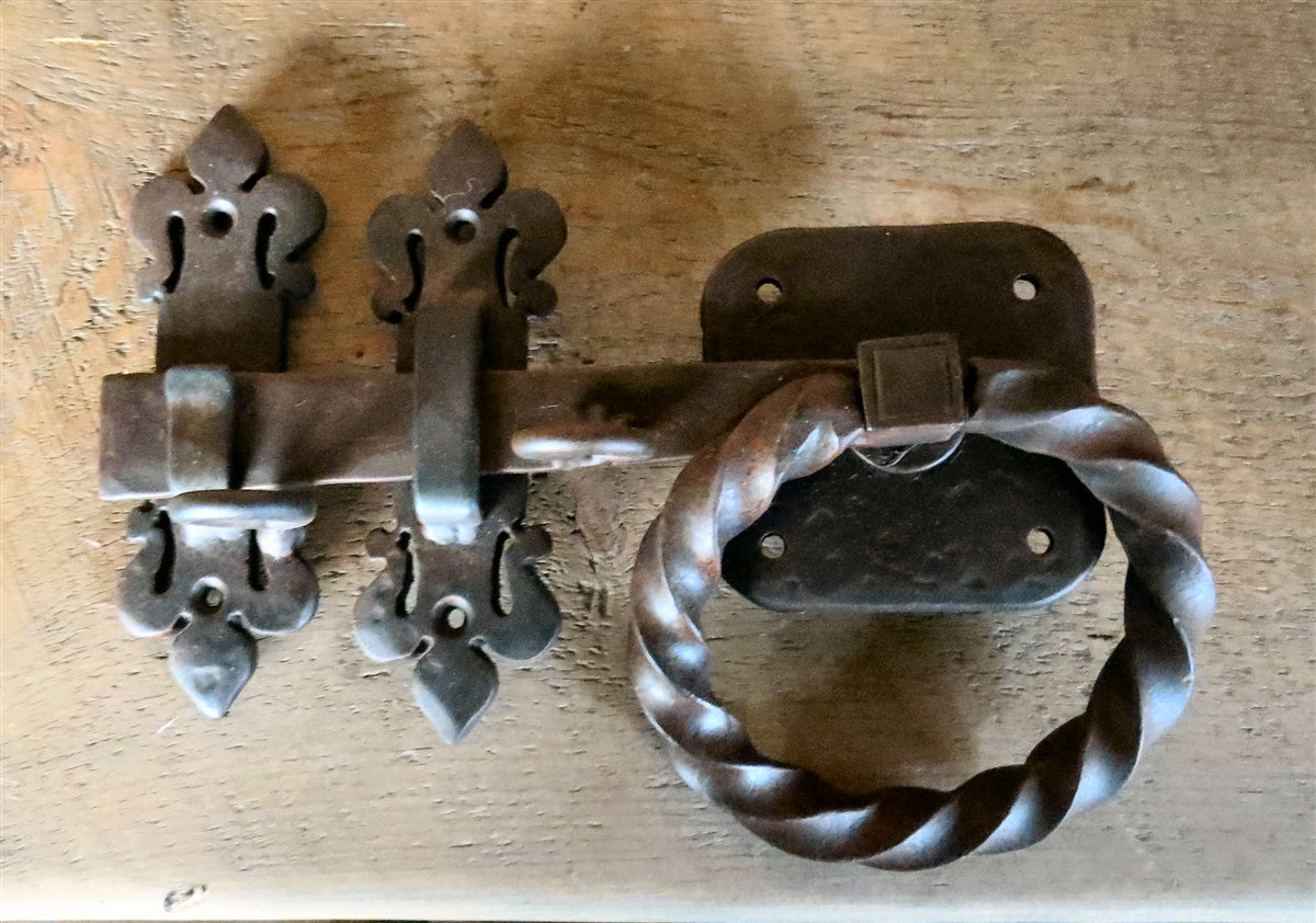 Hand Forged Iron Cabinet Handle - Rustic Farmhouse Style – Old West Iron