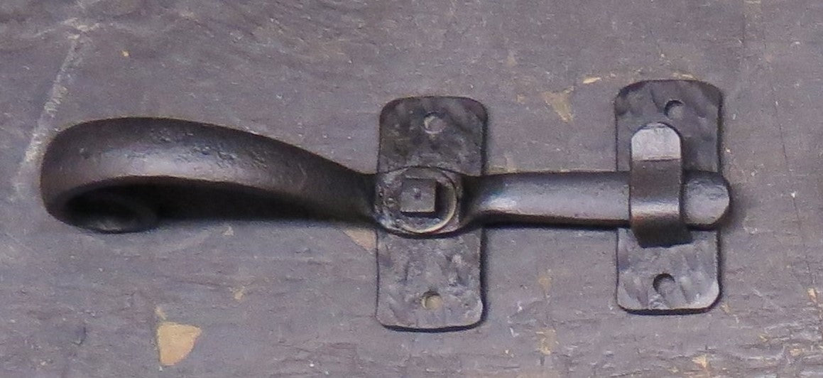 Load image into Gallery viewer, HL-333 Tudor Iron Latch
