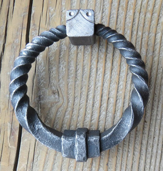 Tapered Twist Ring Pull