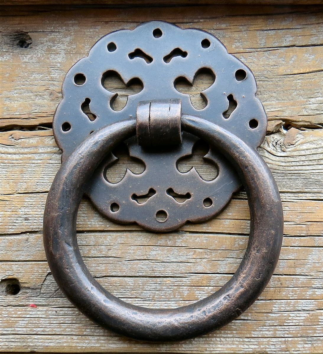 Load image into Gallery viewer, HRP-345-B  Round Shabby Chic Door Knocker/ Ring Pull

