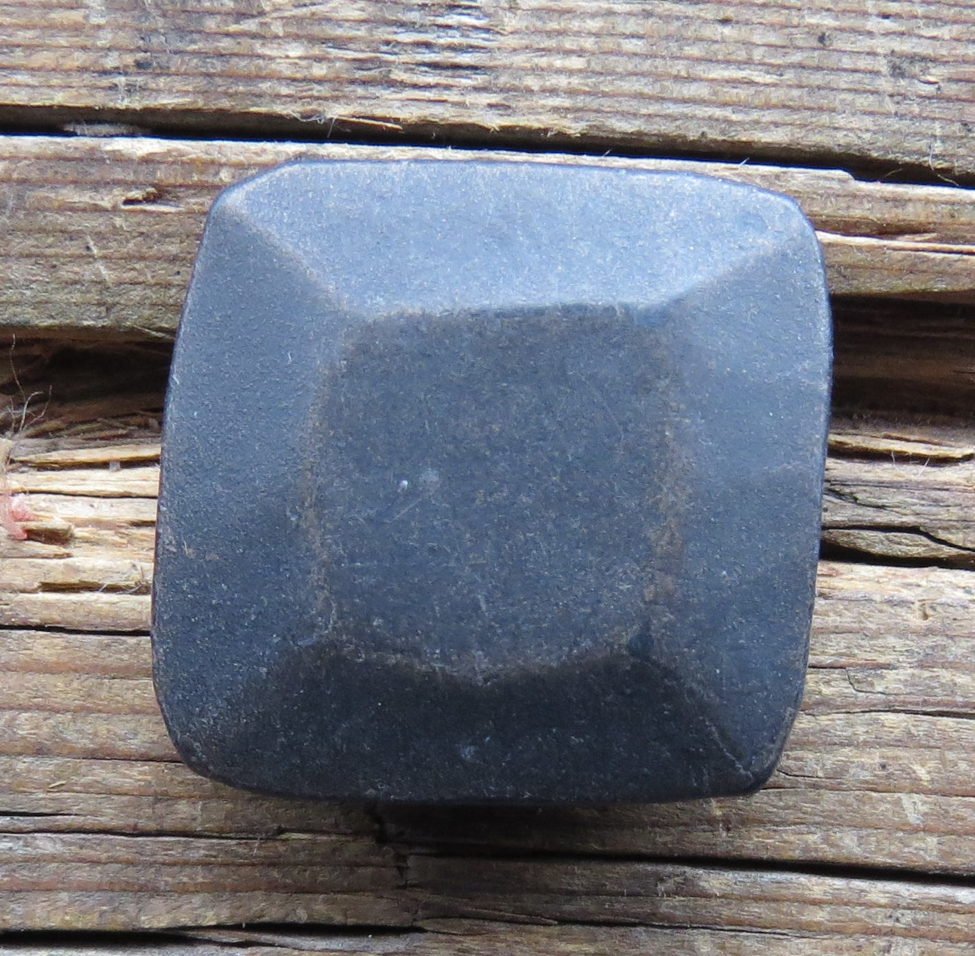 Load image into Gallery viewer, 1&amp;quot; Square Plateau Hammered Head Nail
