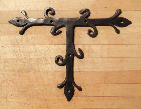 Load image into Gallery viewer, Old English Castle Iron &amp;quot;T&amp;quot; Strap
