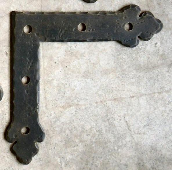 Load image into Gallery viewer, Mediterranean Iron &amp;quot;L&amp;quot; Plate
