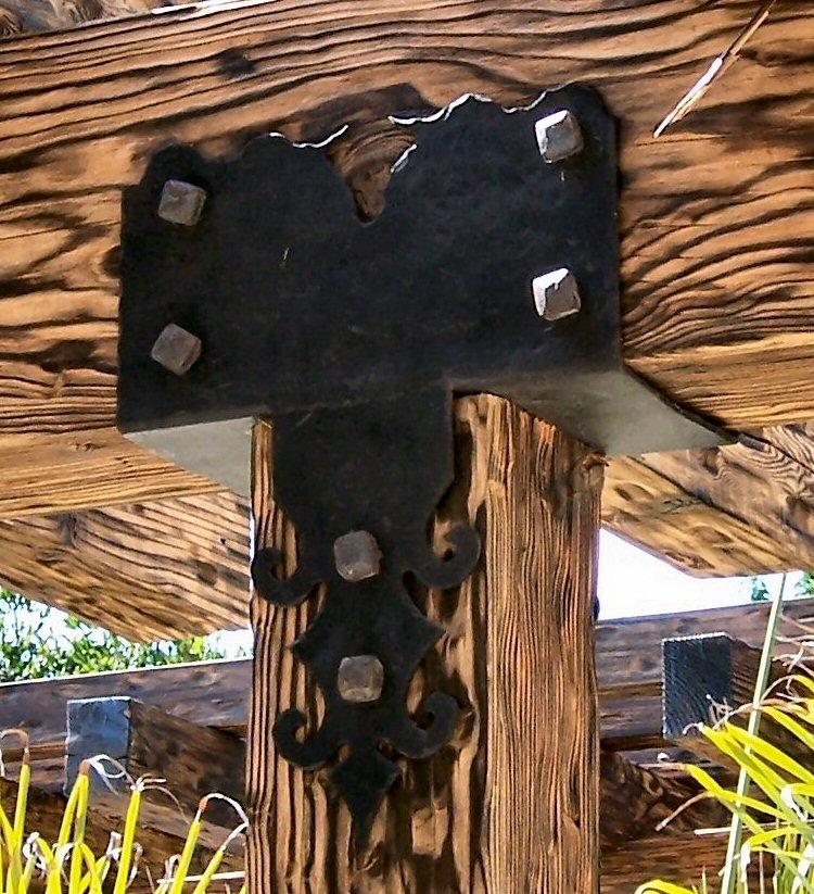 Romanesque Thru Saddle