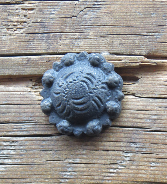 Load image into Gallery viewer, 1&amp;quot; Western Concho Iron Nail

