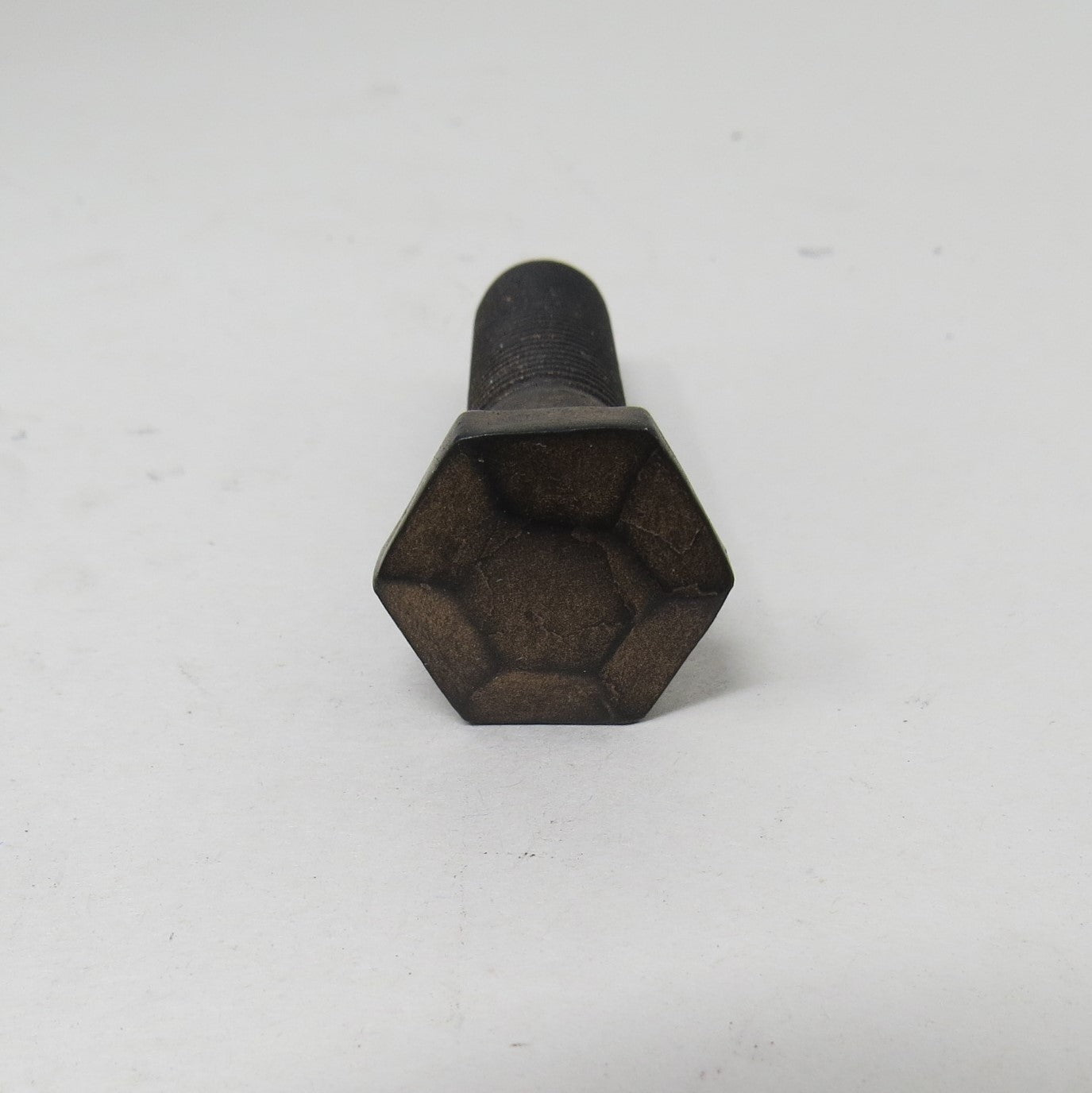 Boulon à tête hexagonale pyramidale de 5/16 po de diamètre