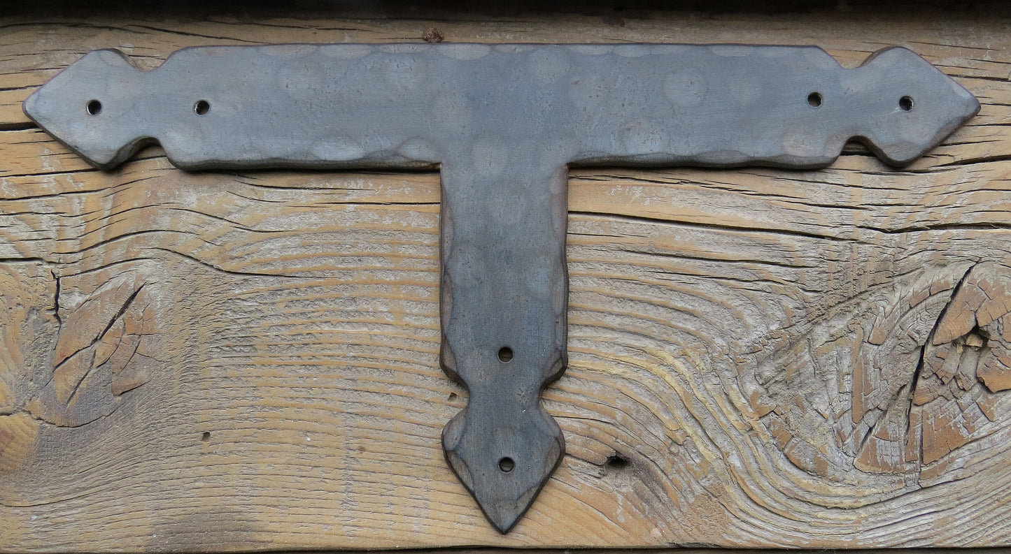 Load image into Gallery viewer, Rustic Iron &amp;quot;T&amp;quot; Strap
